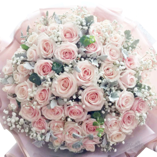 Bó hoa hồng kem dâu và baby - Nét dịu dàng tinh tế cho những khoảnh khắc đặc biệt